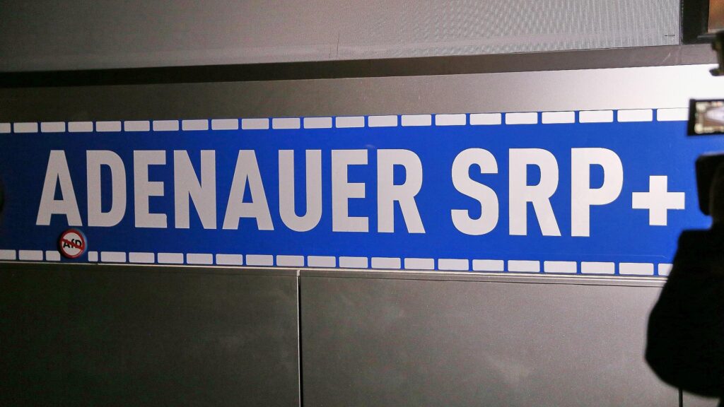 Lautsprecher-Bus `Adenauer SRP+` (Archiv)