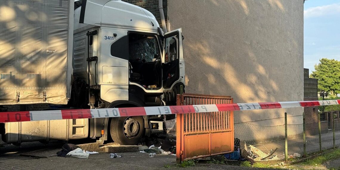 Unfall auf Flugstraße am 24.07.2025