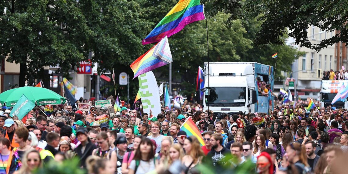 Parade zum Christopher-Street-Day am 26.07.2025