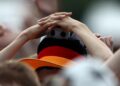 Fußballfan der Deutschen Fußball-Nationalmannschaft (Archiv)