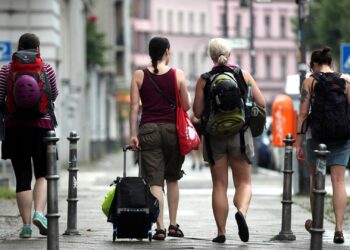 Touristen in Berlin-Kreuzberg (Archiv)