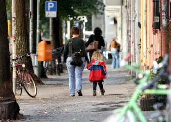 Mutter und Kind (Archiv)