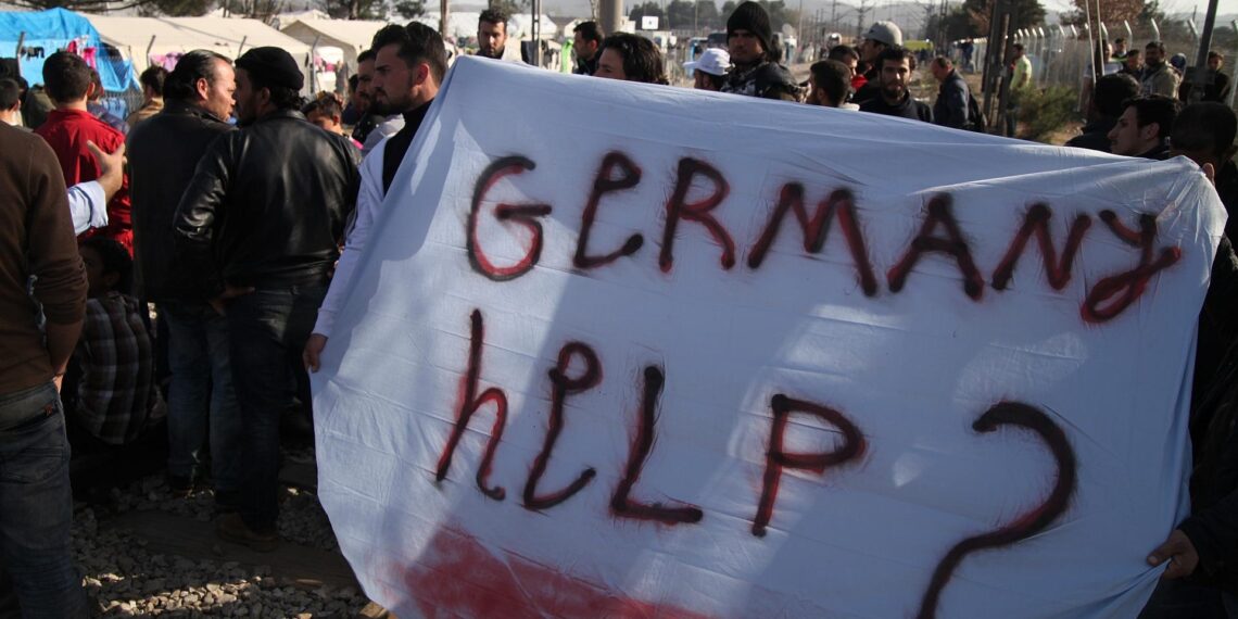 Linnemann zieht zehn Jahre nach "Wir schaffen das" kritische Bilanz 1 Flüchtlinge auf der Balkanroute (Archiv)