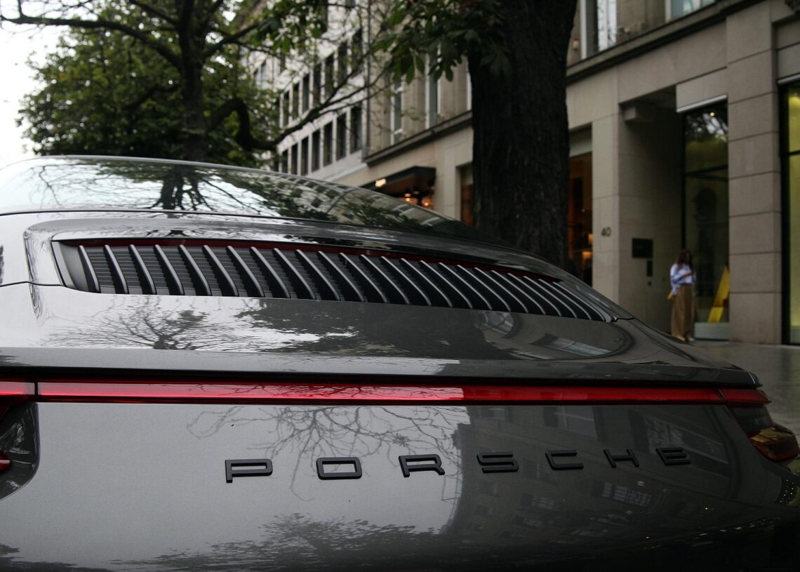Porsche in der Düsseldorfer Kö (Archiv)