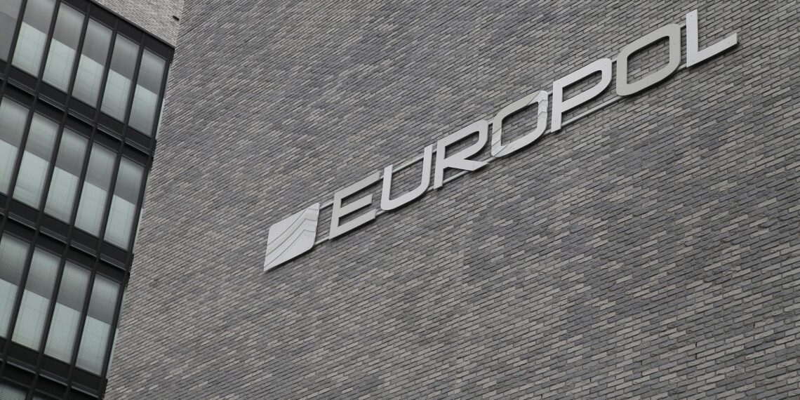 Behörden in Südeuropa beschlagnahmen sieben Tonnen Muscheln 1 Europol (Archiv)