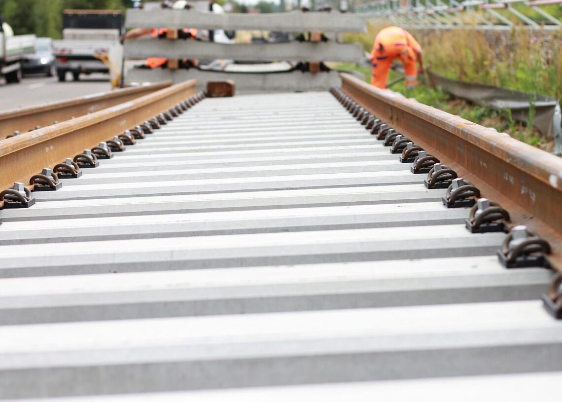 Bauarbeiten an einer Bahnstrecke (Archiv)