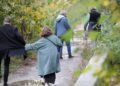 Leute gehen Spazieren (Archiv)