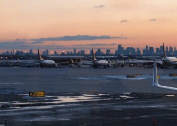 Flugzeuge am Flughafen Newark bei New York