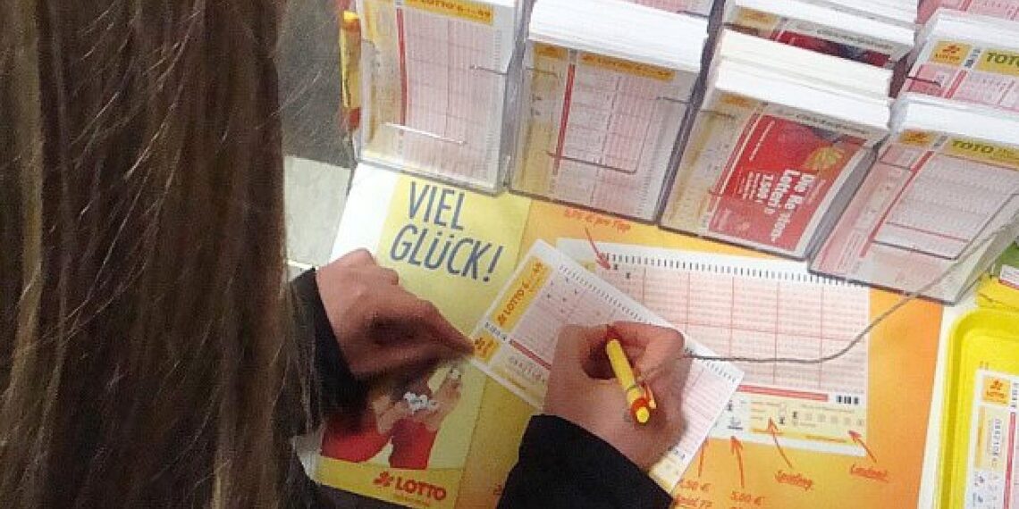 Lotto-Spielerin (Archiv)