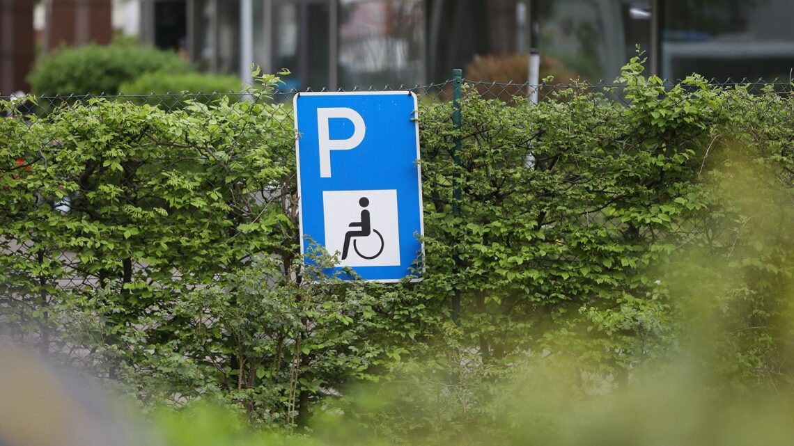 Behinderten-Parkplatz (Archiv)