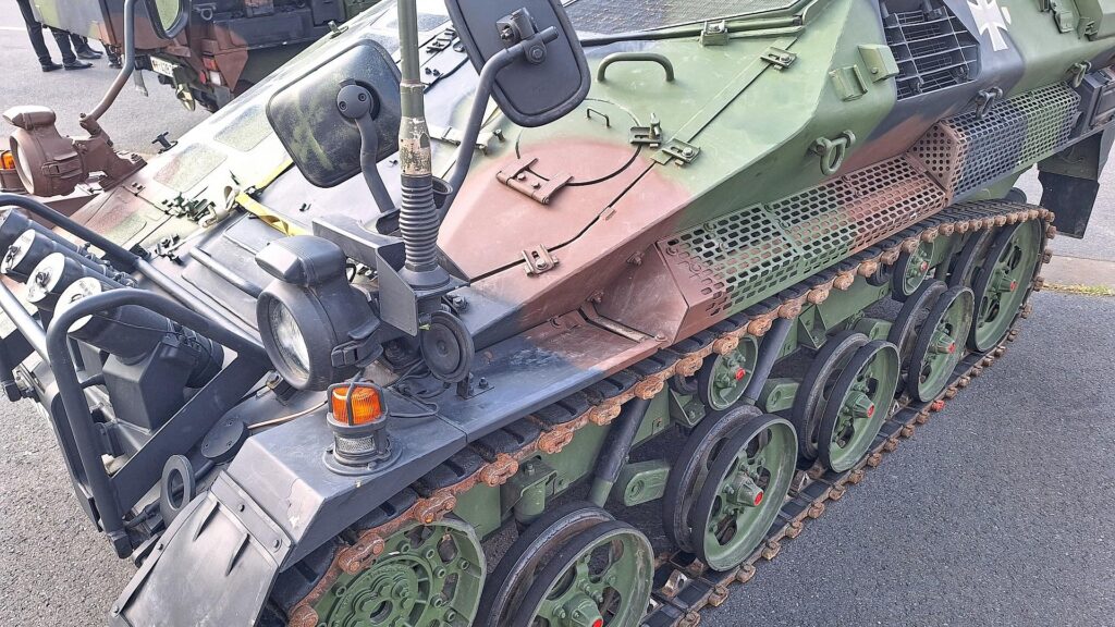 Reiche-Berater fordert Entmachtung des Bundeswehr-Beschaffungsamts 11 Flugabwehrsystem Ozelot auf Basis des Waffenträgers Wiesel 2 (Archiv)