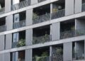 Modernes Wohnhaus mit Balkonen (Archiv)