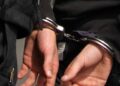 Festnahme mit Handschellen (Archiv)