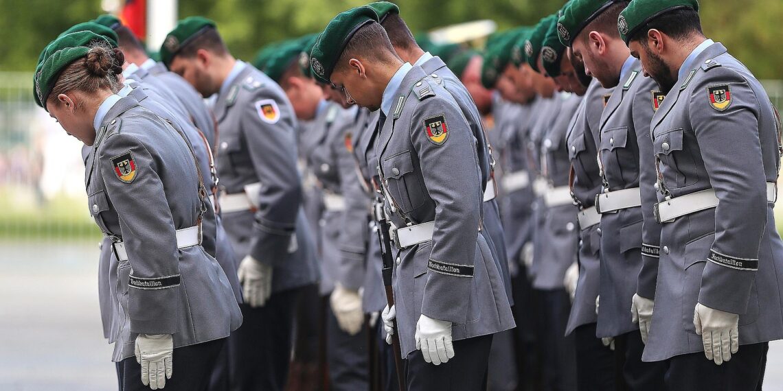 Union kündigt Veränderungen am Wehrdienst-Modell im Parlament an 1 Bundeswehr-Soldaten (Archiv)