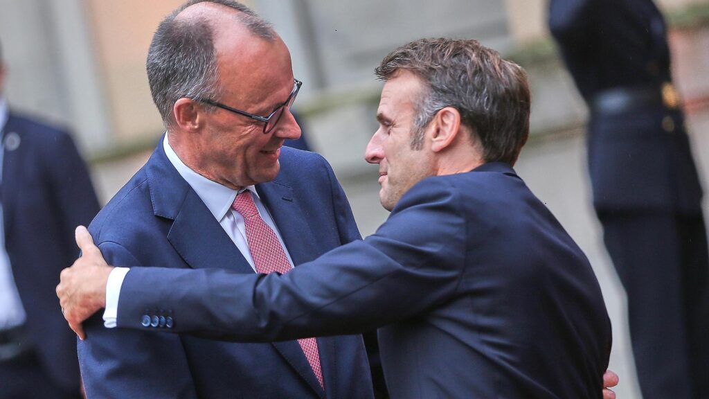 Friedrich Merz und Emmanuel Macron (Archiv)