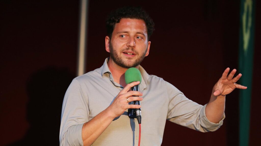 Felix Banaszak am 05.08.2025