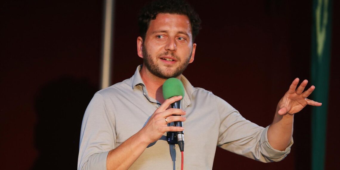 Felix Banaszak am 05.08.2025