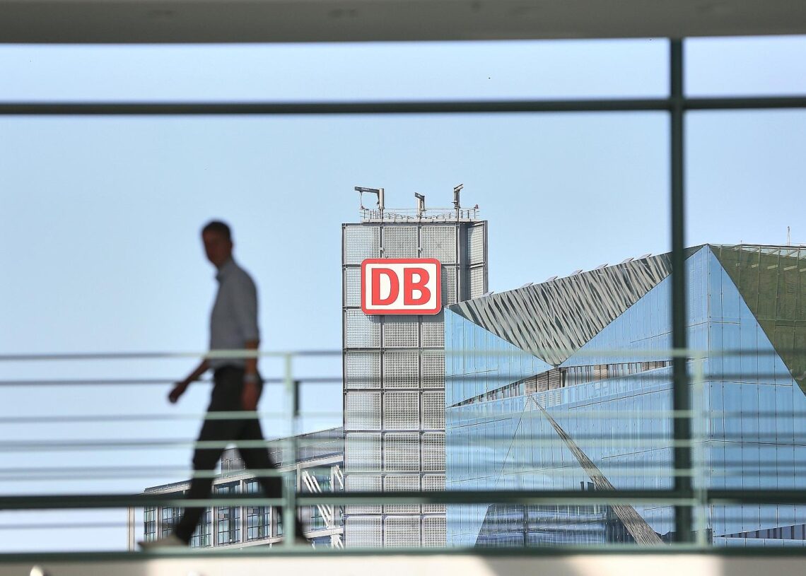 Logo der Deutschen Bahn am 13.08.2025