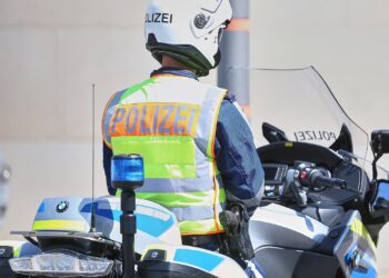 Motorrad-Polizist (Archiv)