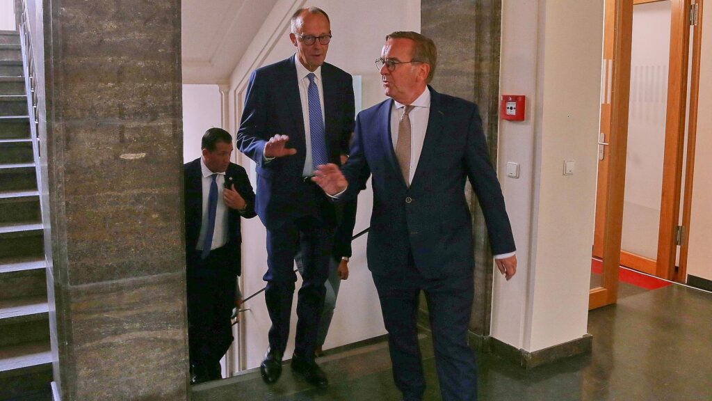 Friedrich Merz und Boris Pistorius am 27.08.2025
