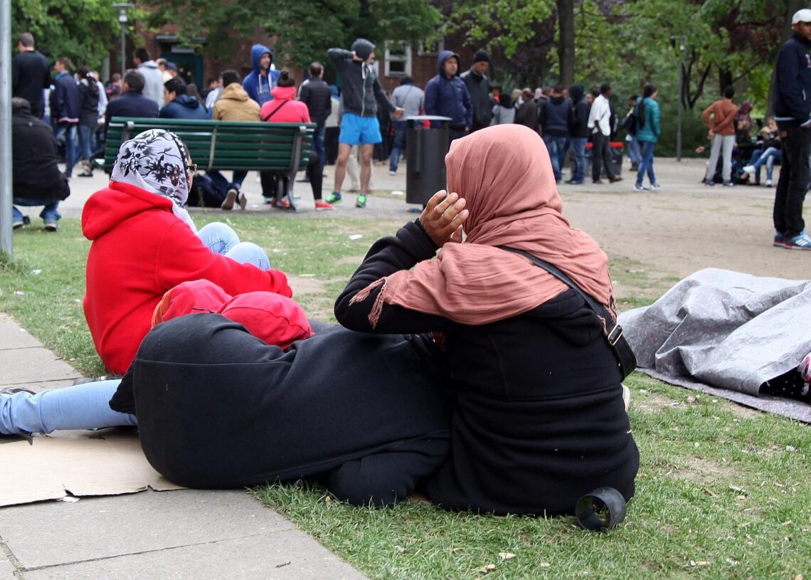 Flüchtlinge an einer Aufnahmestelle (Archiv)