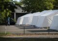 Flüchtlinge in einer `Zeltstadt` (Archiv)