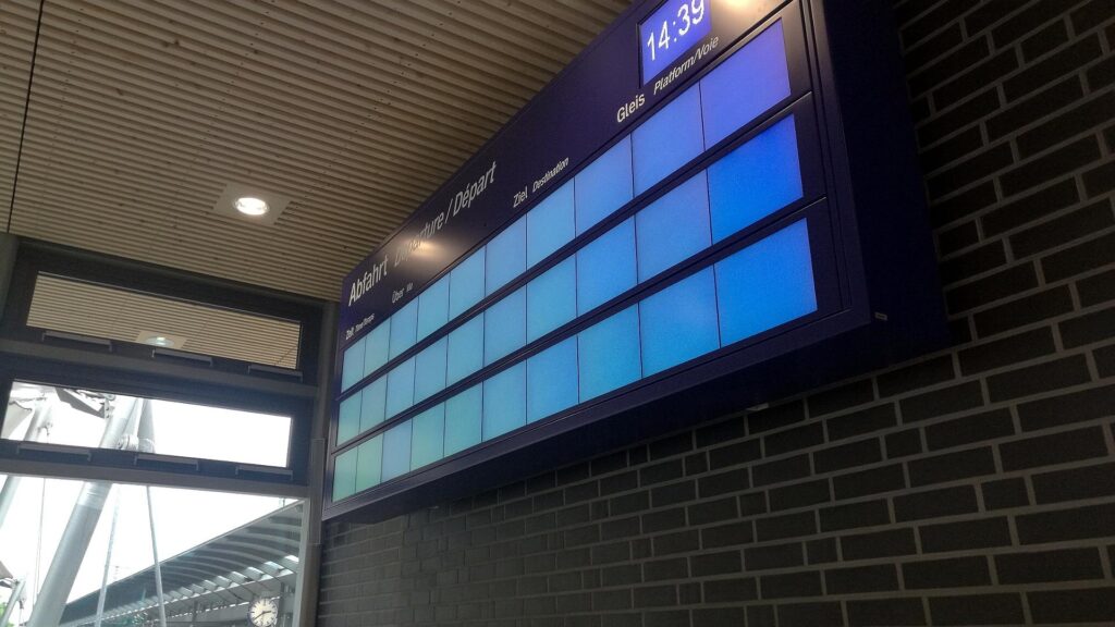 Ausgefallene Anzeigentafel bei der Bahn