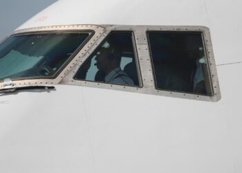 Piloten im Cockpit (Archiv)
