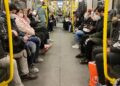 Vollbesetzte U-Bahn während der Corona-Pandemie (Archiv)
