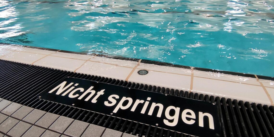 Schwimmbad (Archiv)