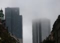 Frankfurter Bankentürme im Nebel (Archiv)