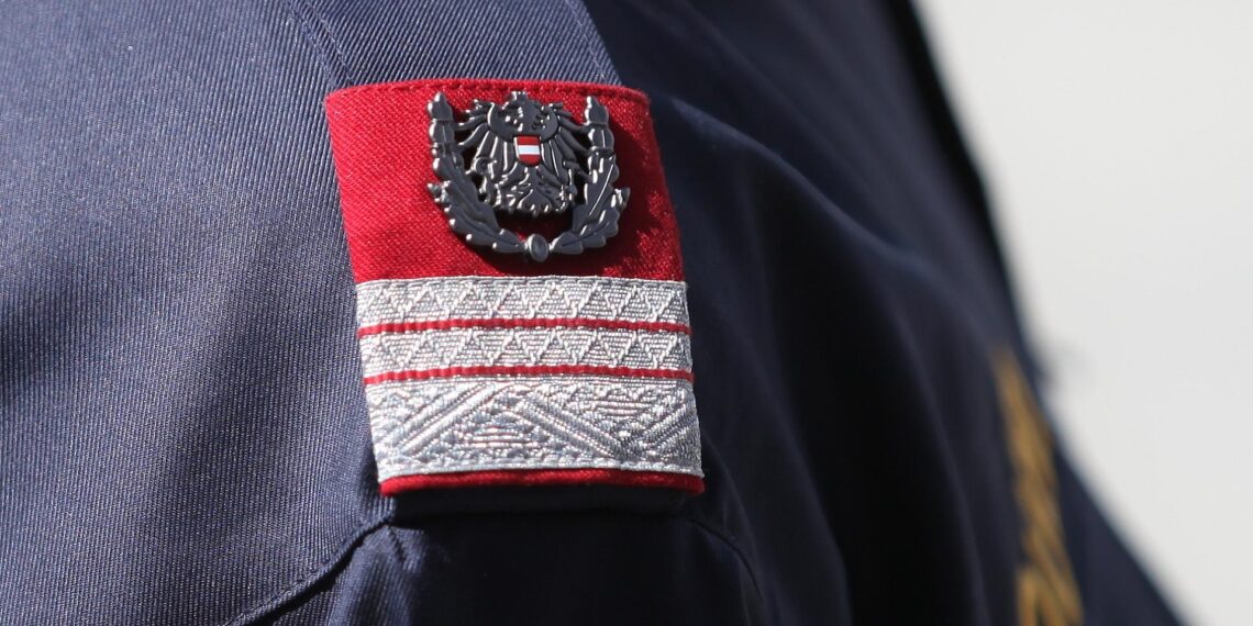 Deutsche Wanderin stürzt in Österreich 20 Meter ab 1 Polizei in Österreich (Archiv)