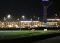 Flughafen BER bei Nacht (Archiv)