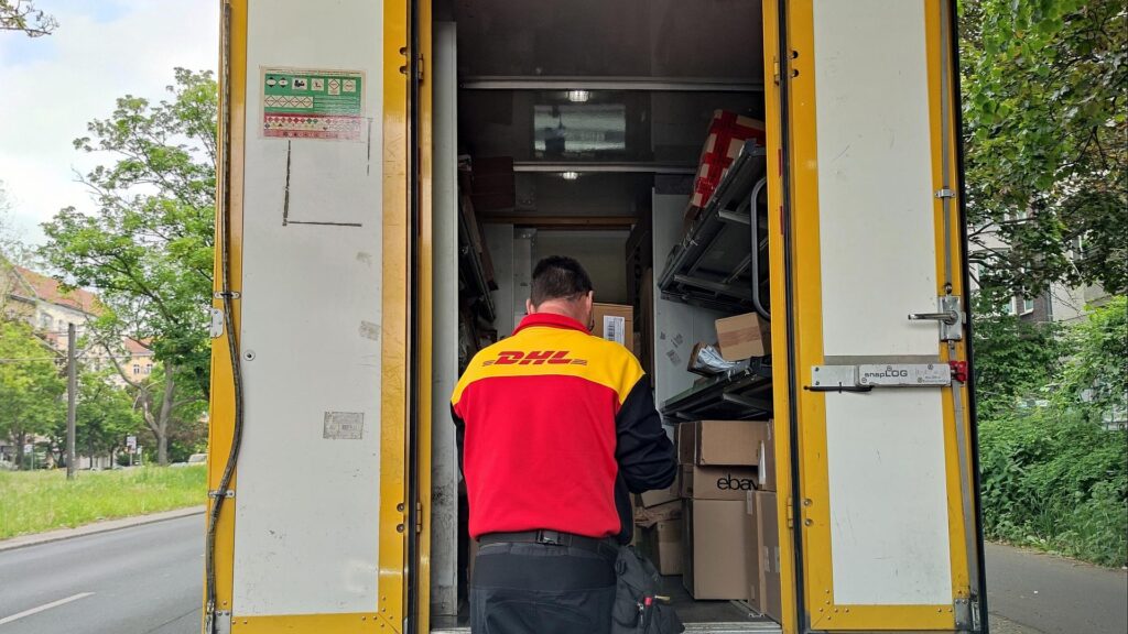 DHL-Paketfahrer (Archiv)