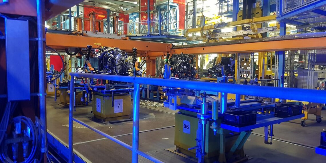 IG Metall will Bevorzugung europäischer Hersteller 1 Autoproduktion (Archiv)