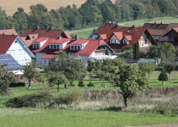 Häuser in einem Dorf (Archiv)