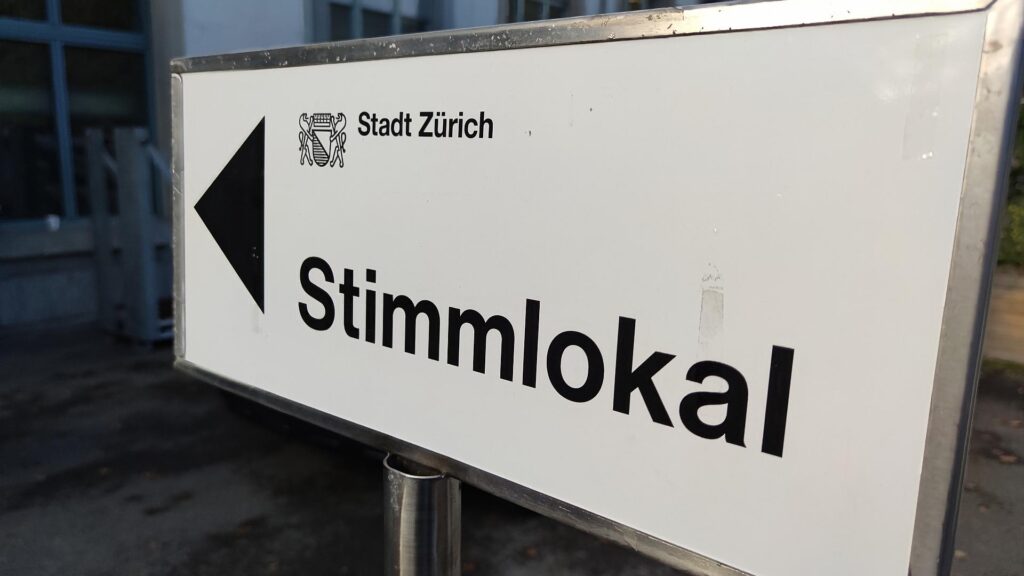 Wahllokal in Zürich (Archiv)
