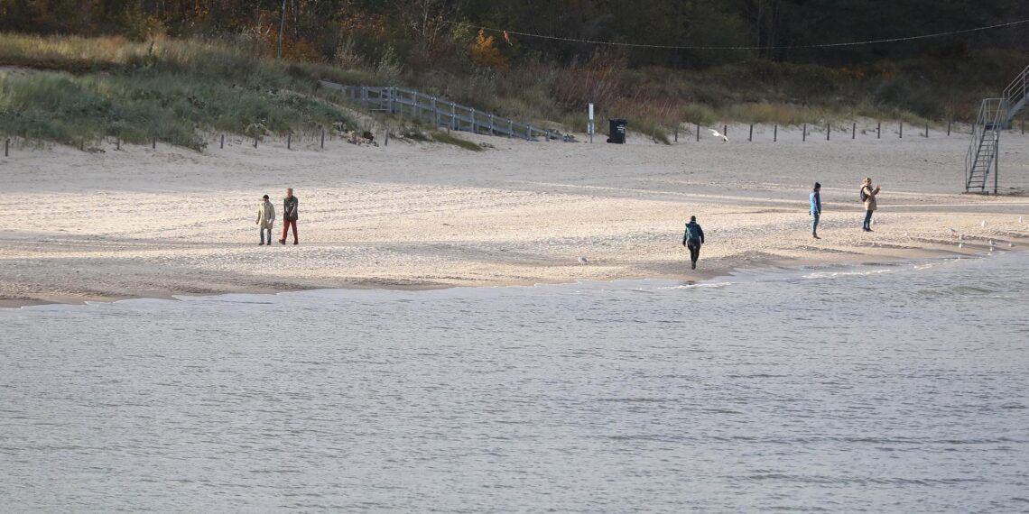 Lemke fordert Tempo bei Bergung von Munitionsaltlasten im Meer 1 Strand (Archiv)