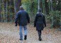 Paar geht spazieren (Archiv)