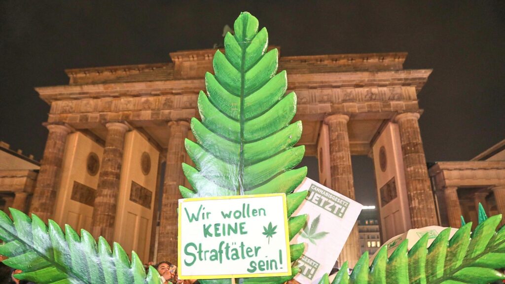 `Smoke-in` vor dem Brandenburger Tor (Archiv)