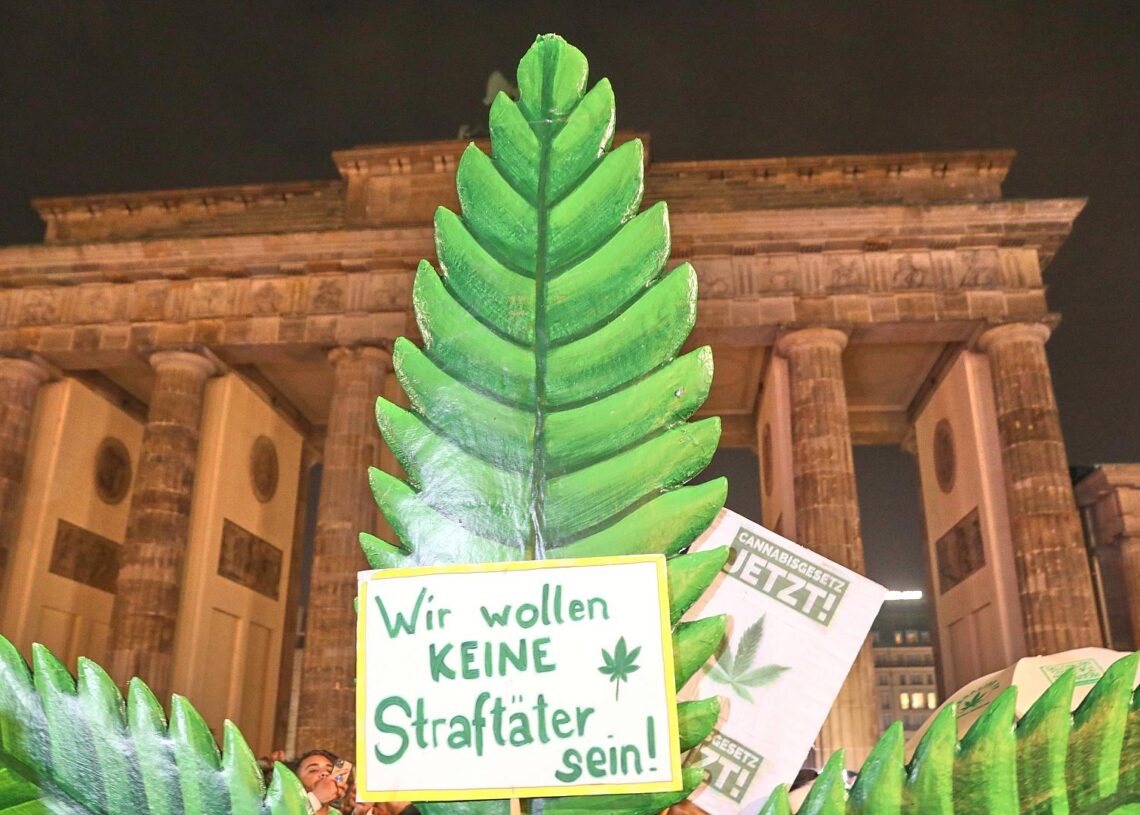 `Smoke-in` vor dem Brandenburger Tor (Archiv)