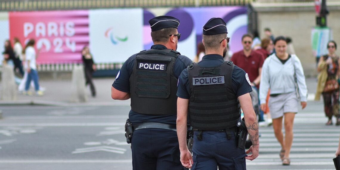 Polizisten in Paris (Archiv)