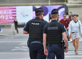 Polizisten in Paris (Archiv)