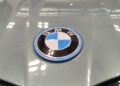 BMW-Logo am neuen BMW i5