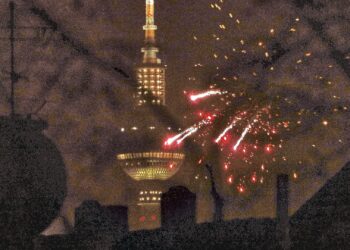 Silvesterfeuerwerk am Berliner Fernsehturm