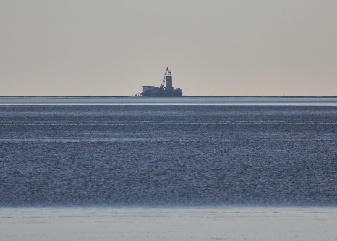 Ölbohrinsel in der Nordsee (Archiv)