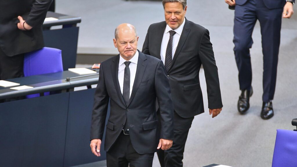 Bericht: Scholz nutzte Richtlinienkompetenz laut Habeck in Gaskrise 15 Olaf Scholz und Robert Habeck (Archiv)