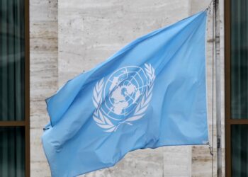 Fahne vor den Vereinten Nationen (UN) (Archiv)