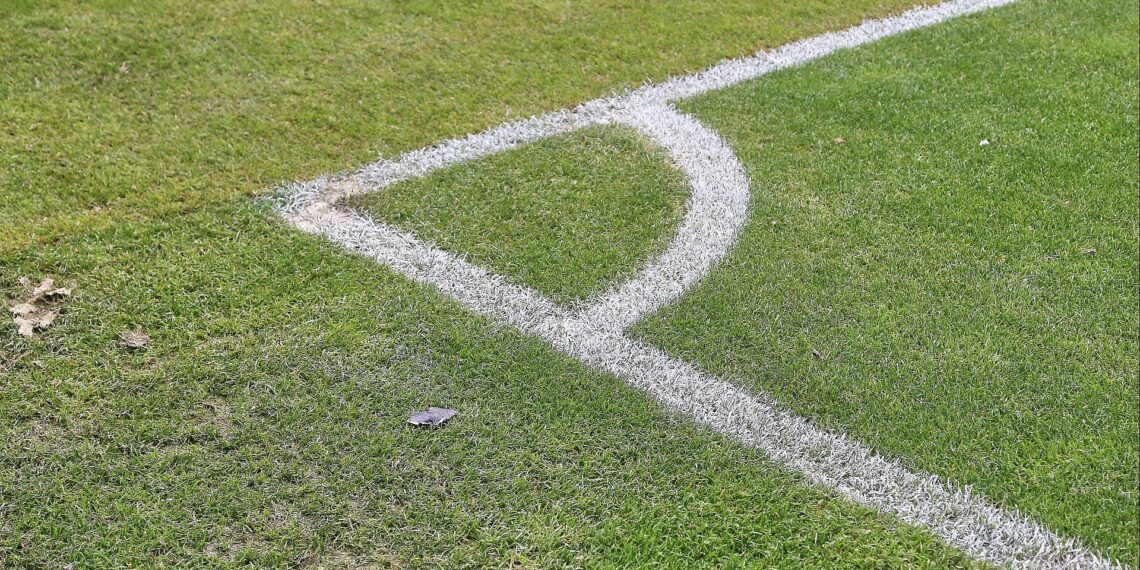 Ecke eines Fußballfelds (Archiv)