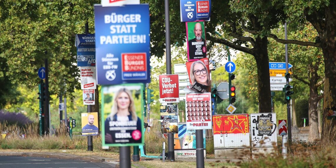Landkreistagspräsident warnt vor Zusammenlegung von Wahlen 1 Wahlplakate zur Kommunalwahl (Archiv)
